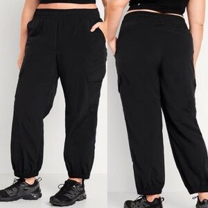 Old Navy Women's Black Cargo Jogger Pants